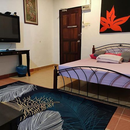 Kencana Guest House Pantai Cenang  Εξωτερικό φωτογραφία